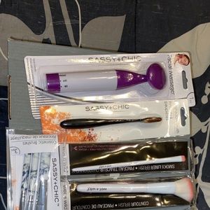 Make up utensils and containers lot